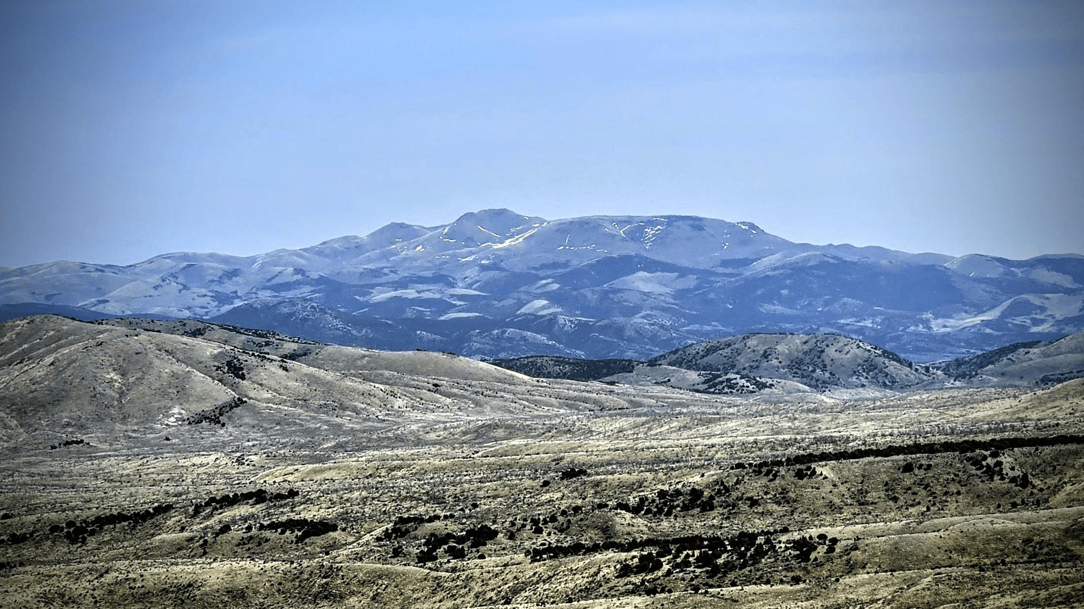 Basin-and-range terrain of the Cleveland–Delano district, Nevada